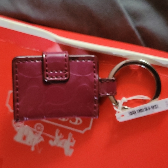 3 Coach keychains - Picture 5 of 7